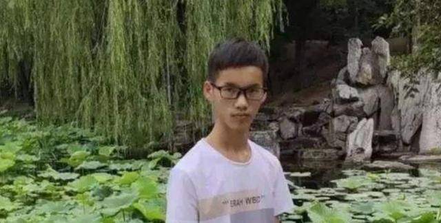 高考状元713分被清华录取收通知书时正在工地搬砖挣学费