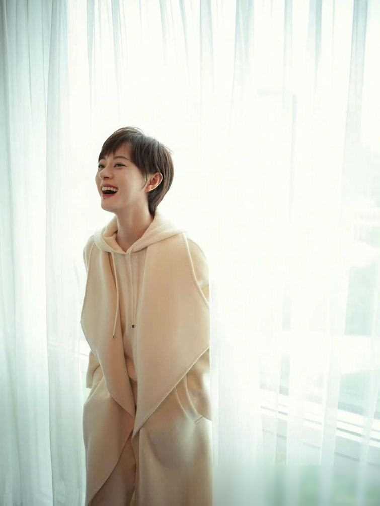 孙俪上海办公室内景曝光穿着保暖研究台词本超认真自曝将进组