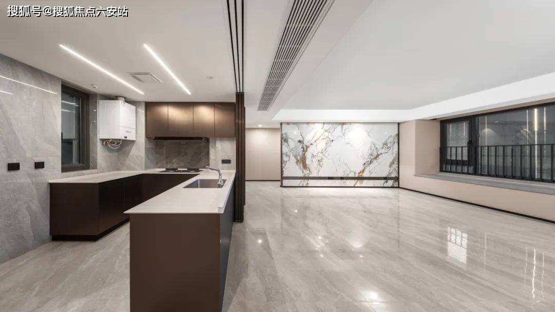 此外,项目以3500元/平高配精装标准,方太厨电,科勒卫浴等国内外大牌