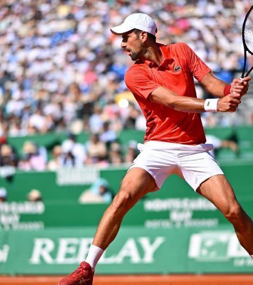 原创德约科维奇历时艰辛创造4强奇迹成功击败德米纳尔进军半决赛