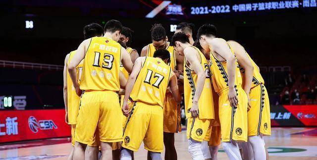 原创广东男篮季后赛名单公布周琦领衔实力阵容挑战广厦队
