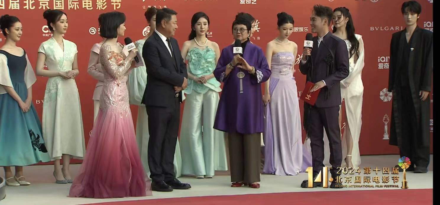原创北影节开幕酱园弄导演陈可辛一人走红毯高圆圆林志玲最美