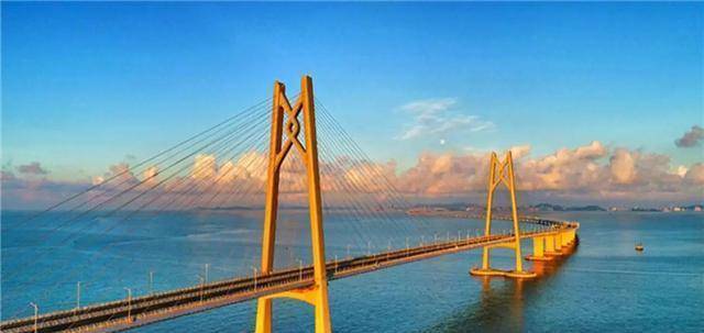 港珠澳大桥通车莫言留下一题词其题字却饱受争议