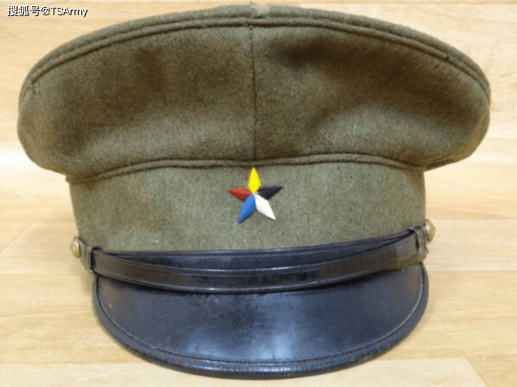 伪满洲军队虽然战力弱,但士兵的装备很不错,全身上下全都日式化