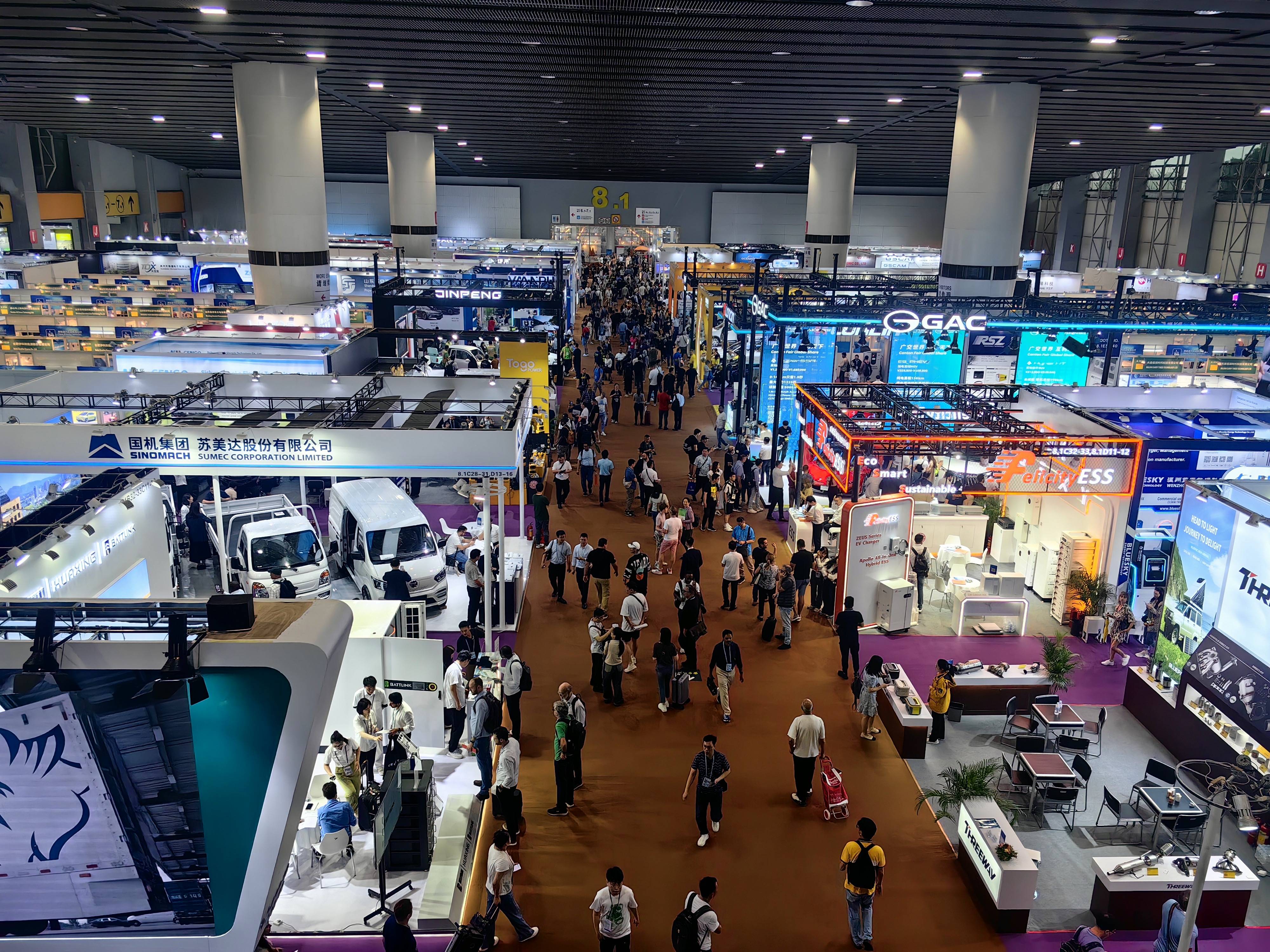 今年广交会的新现象外贸商家用ai同步开线上展会