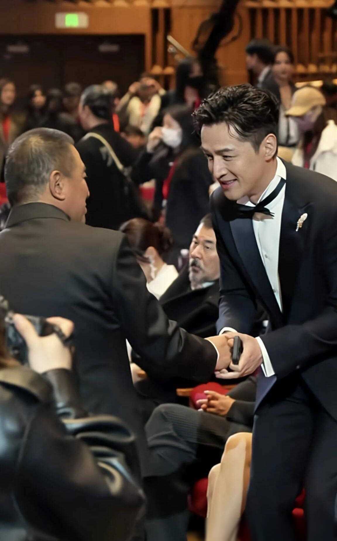 不愿起身演皇帝,丁勇岱谁也不怕_代勇_明星_态度