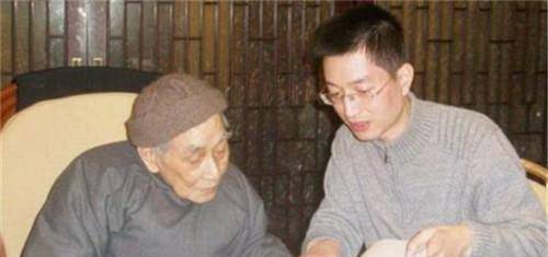 南正裕为此十分伤心,尽管夫人没有给他诞下子嗣,也