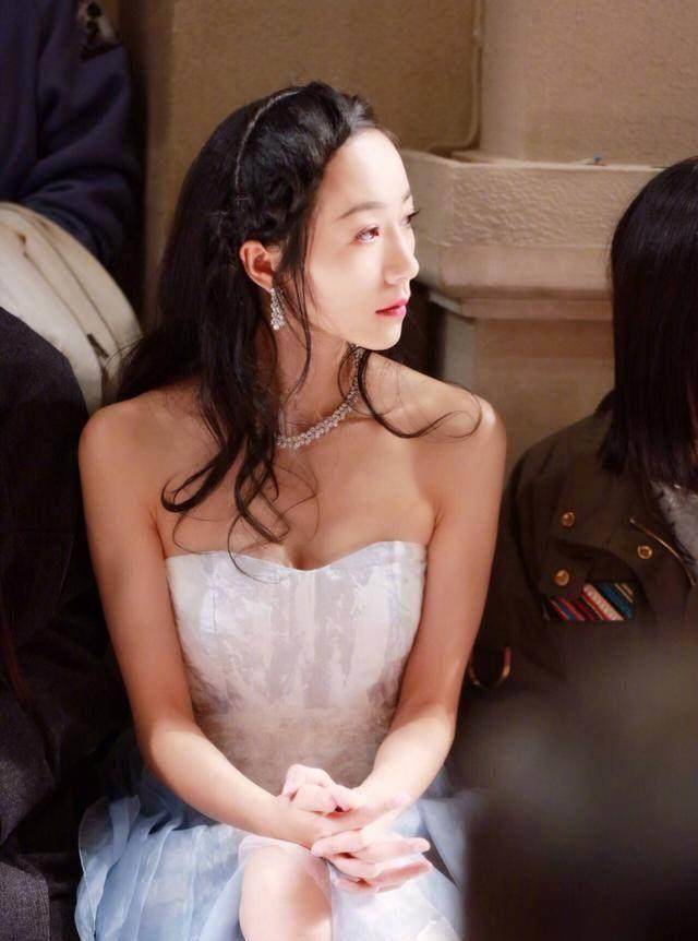 韩雪这妹子就是仙,那种感觉忒讨人喜,典型的古典美女