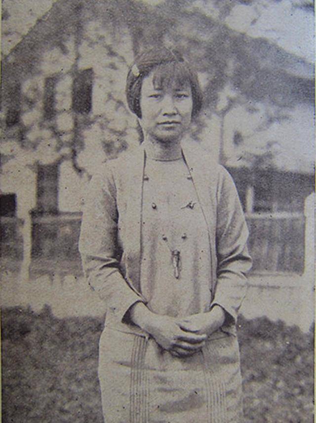 美好而又幸福的时光总是用"短暂"来形容,兄弟们都离开了,她是女性