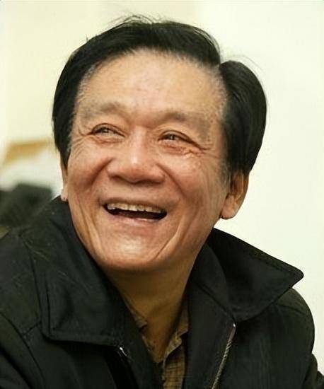 侯耀文原著:死后4年下葬,继承大战风雨飘摇,但亲情最终战胜一切_侯瓒