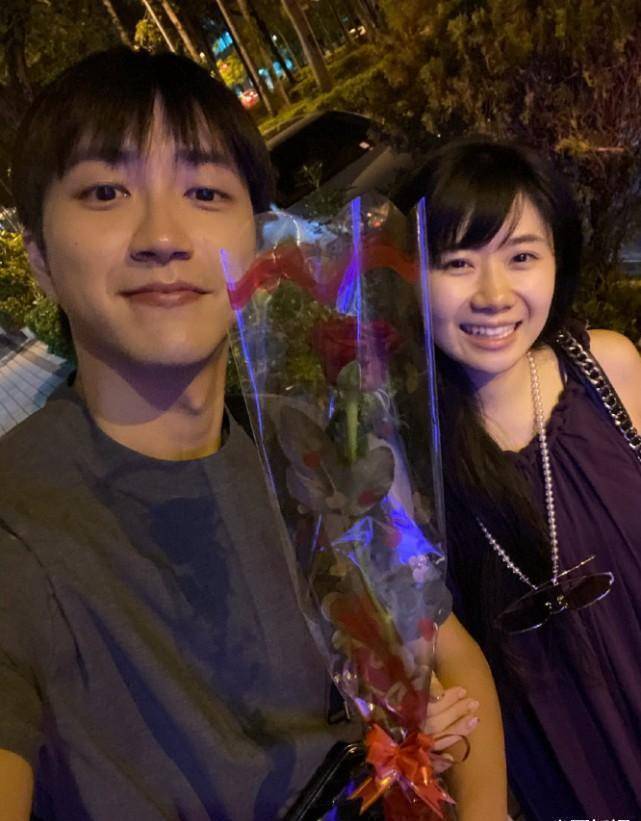 原创福原爱江宏杰深夜约会吃西餐又逛街似热恋夫妻偎依恩爱又甜蜜