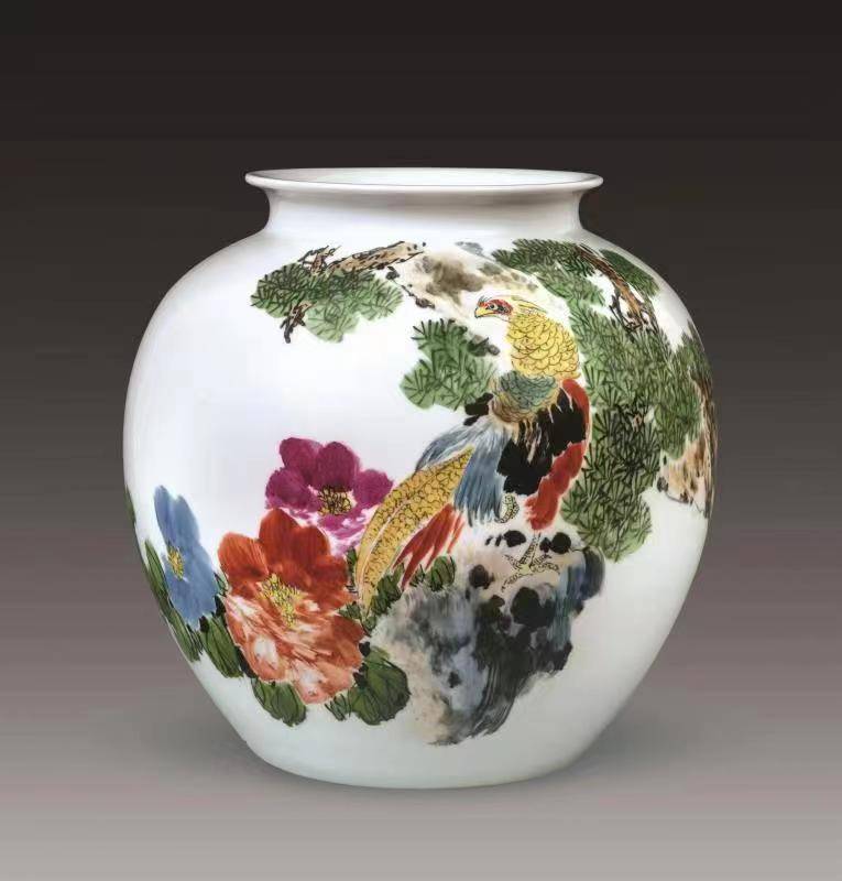 瓷艺匠心独运画品致雅和畅记著名陶瓷艺术家李宝华