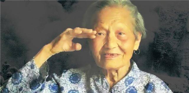 百岁抗战女兵周秀莲36岁丧夫73年后再见到亡夫照片哭成泪人