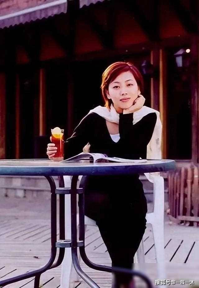 央视名主持:分居17年仍坚持工作,怀孕仍要奋斗的人生_劳春燕_事业