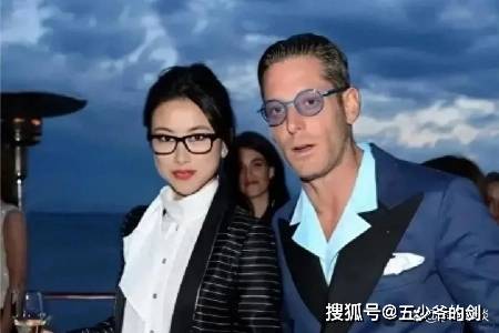 "京圈名媛"朱珠:甩掉法拉利总裁后
