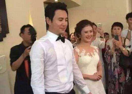 原创沈腾调侃学妹那个你演戏就演戏屁股怎么老是撅着快收回去