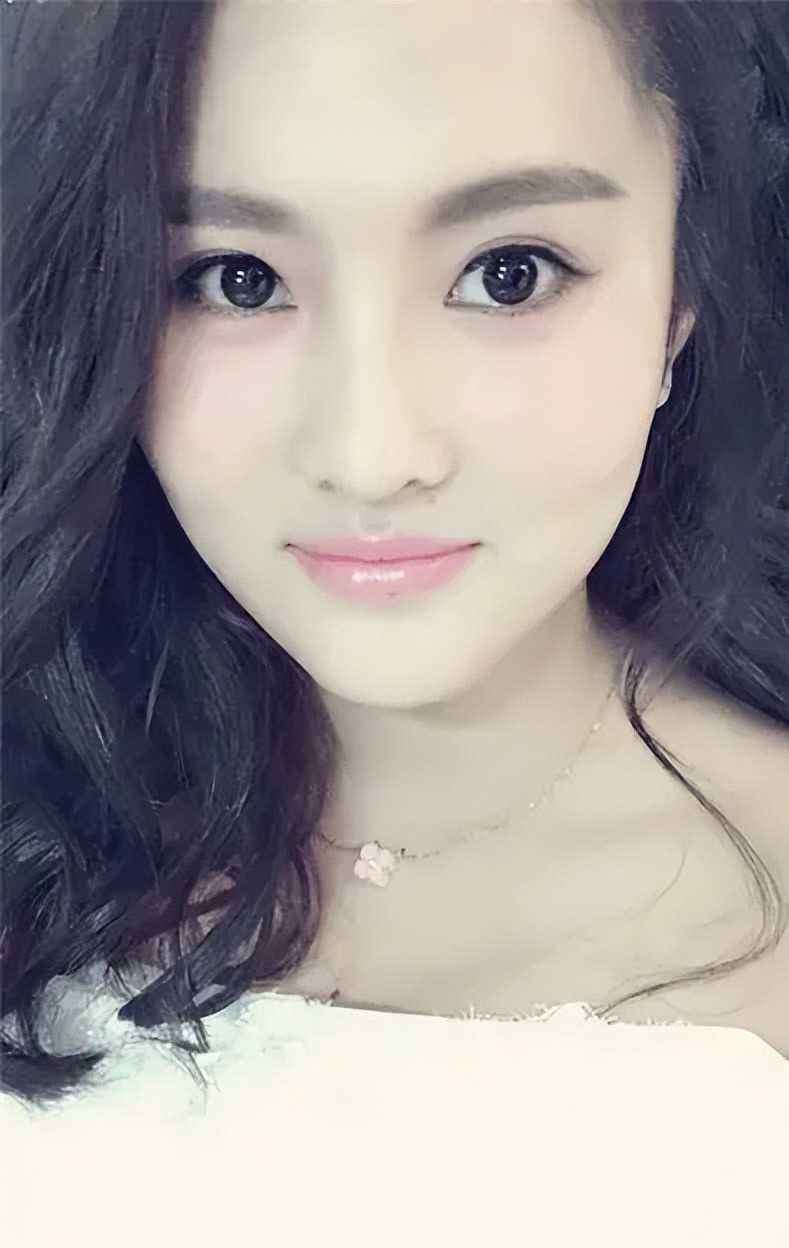 美丽跳水女神陈若琳:肤白丰腴,眼神勾人魅力无限