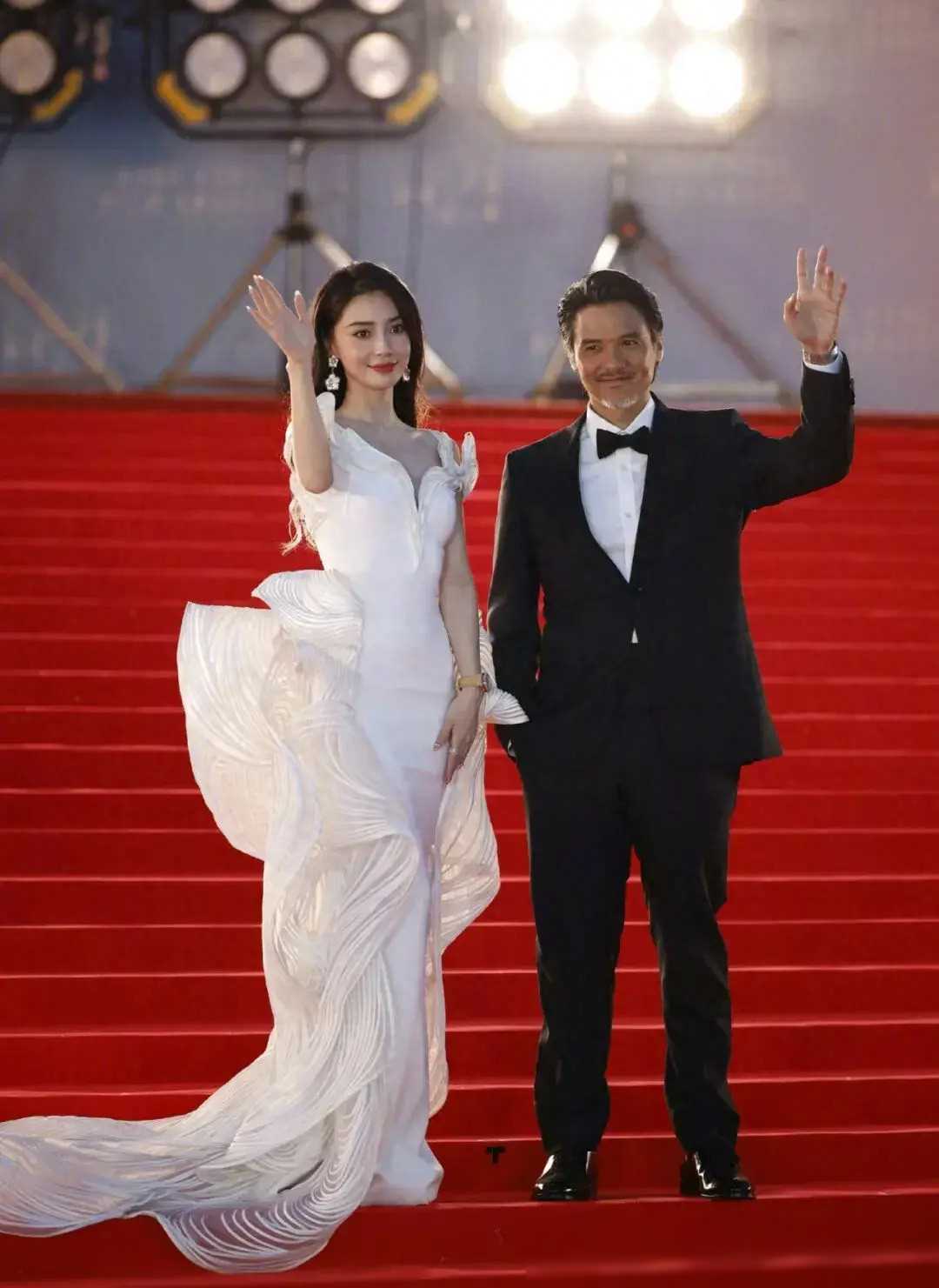 香港金像奖杨颖利用成焦点一夜间话题不断