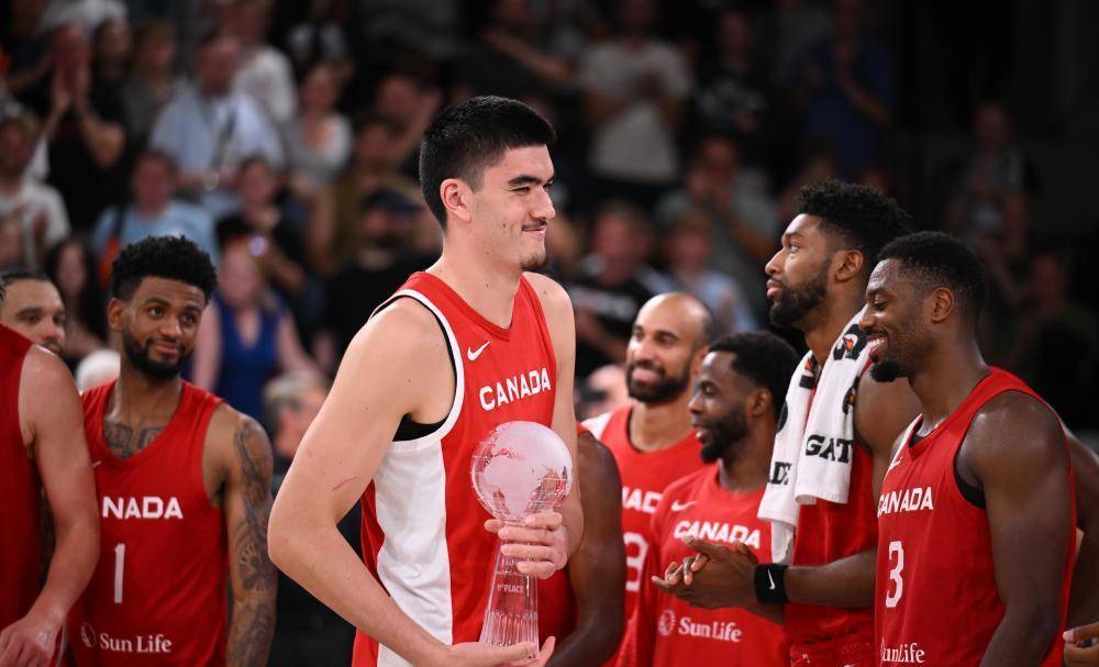 有人嫌弃自己的中文名,他却放弃加拿大身份,获得cba最快进步奖_埃迪