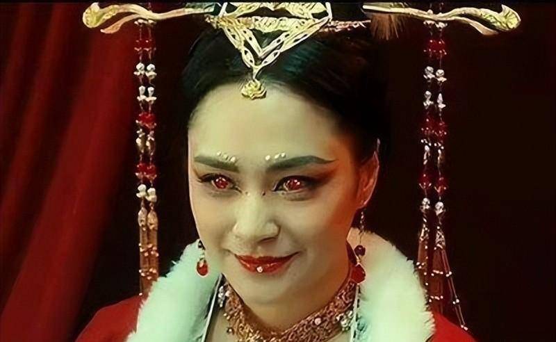 最后再说一下阿娇饰演的苏妲己,阿娇素有"清纯女神"的美誉,塑造的妲己