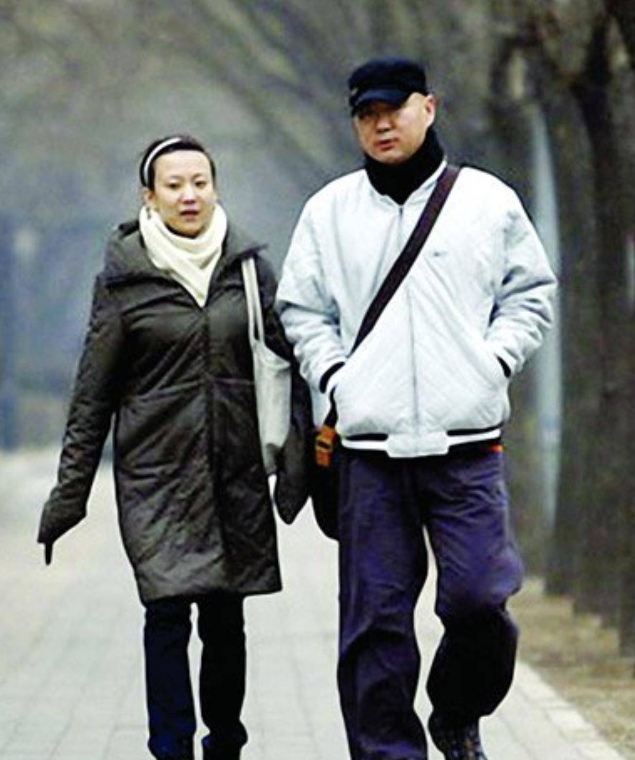 20次登舞台,因8个字被索赔1亿,56岁单身无子,郭冬临怎么样了?