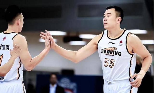 辽宁迎战深圳韩德君面临双塔考验郭艾伦确认缺席季后赛首秀