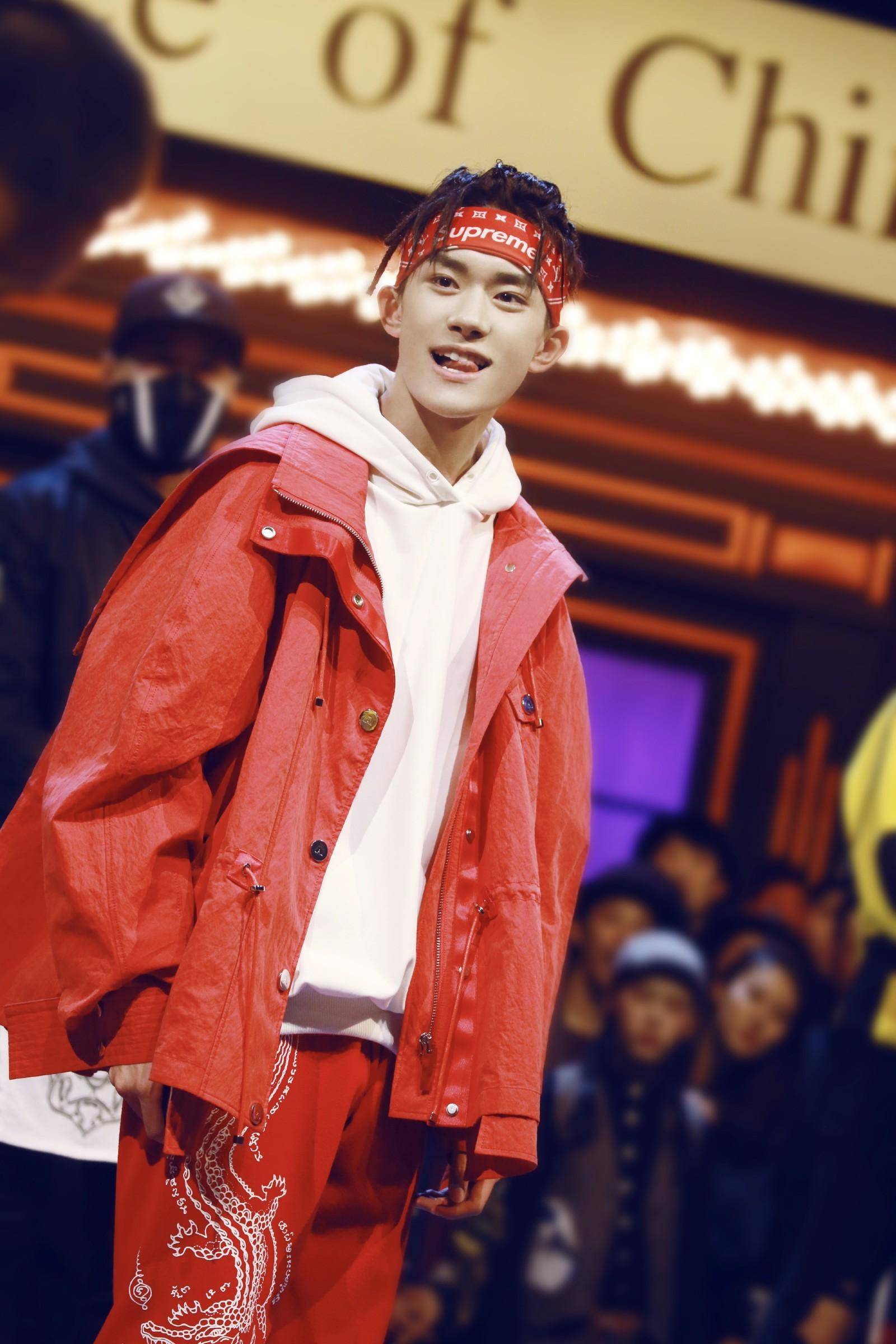 出身农村,用"鸡娃"来实现人生赢家的梦想,她:易烊千玺