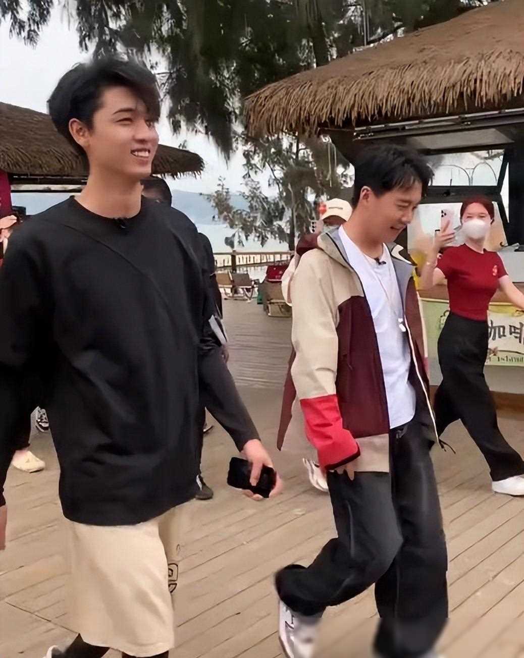 德云社秦霄贤做客:郭麒麟综艺爆人气,同行被粉丝围堵