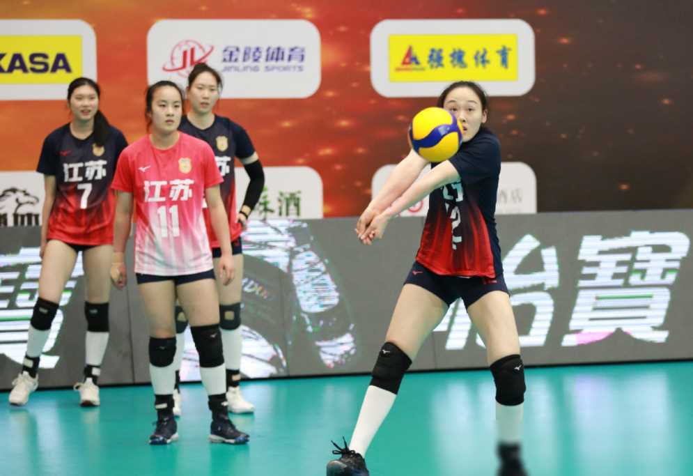 江苏女排逆转胜分站赛冠军!cm二传周页彤惊艳全场