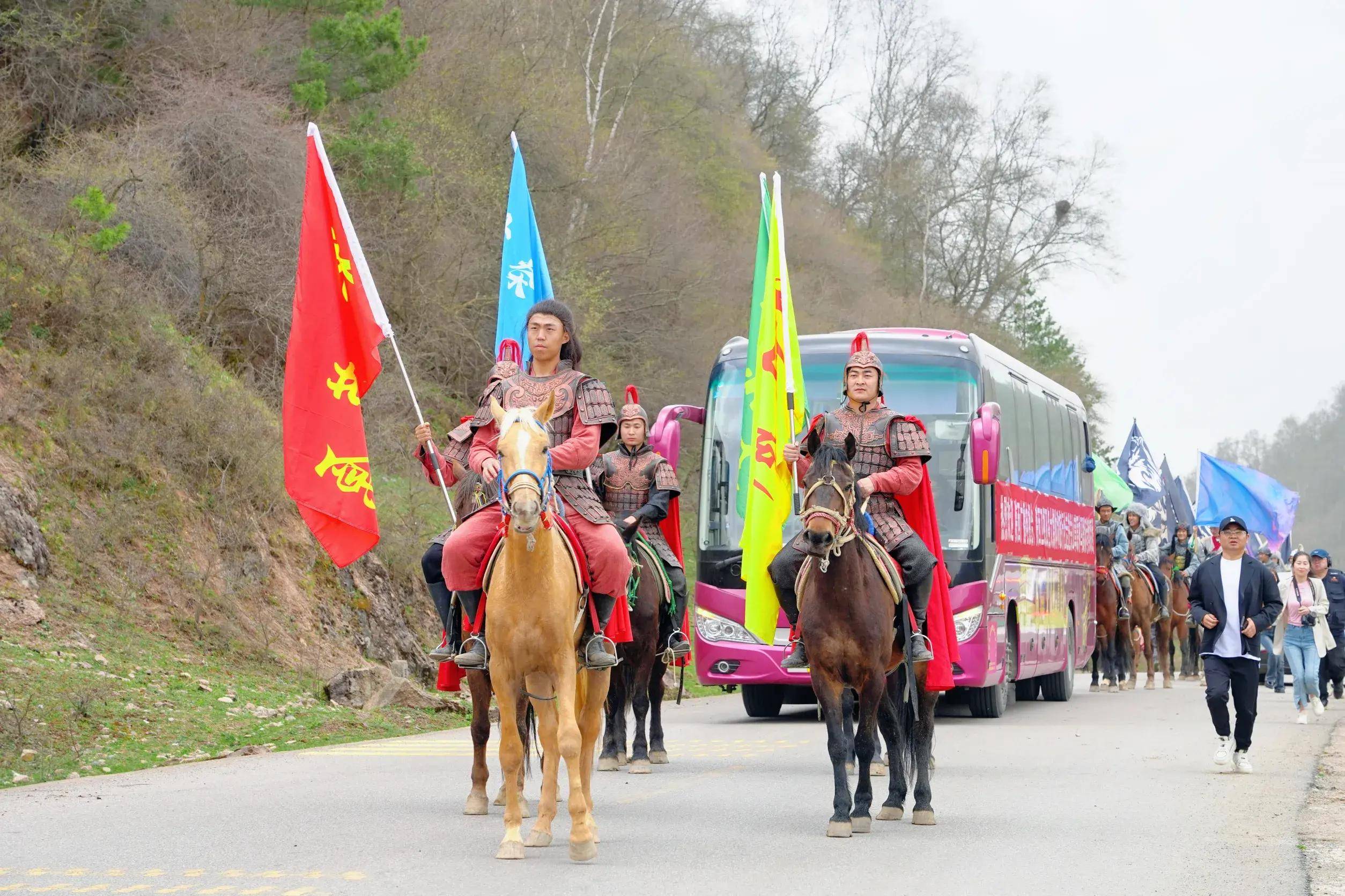 五一去哪玩 关山草原神马剧场喊你,看演艺,骑马射箭,品美食