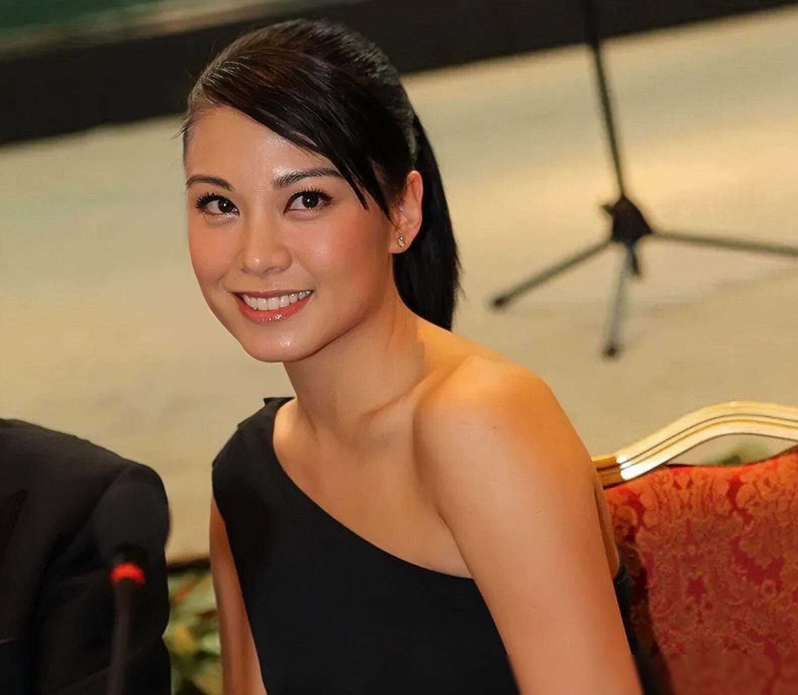 港星廖碧儿相亲择偶:豪门梦碎,至今单身中