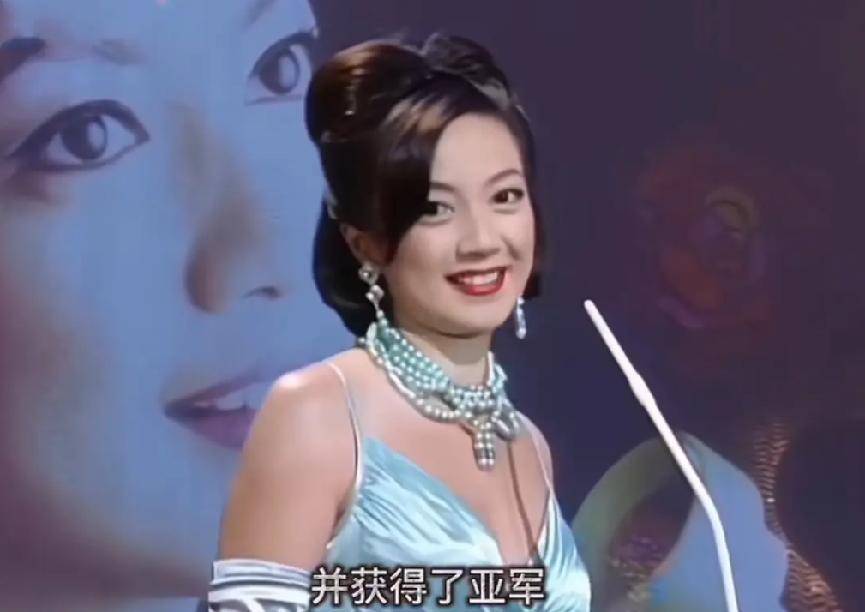 做生意欠下巨债,她伪造收据套取现金,携子女移居国外