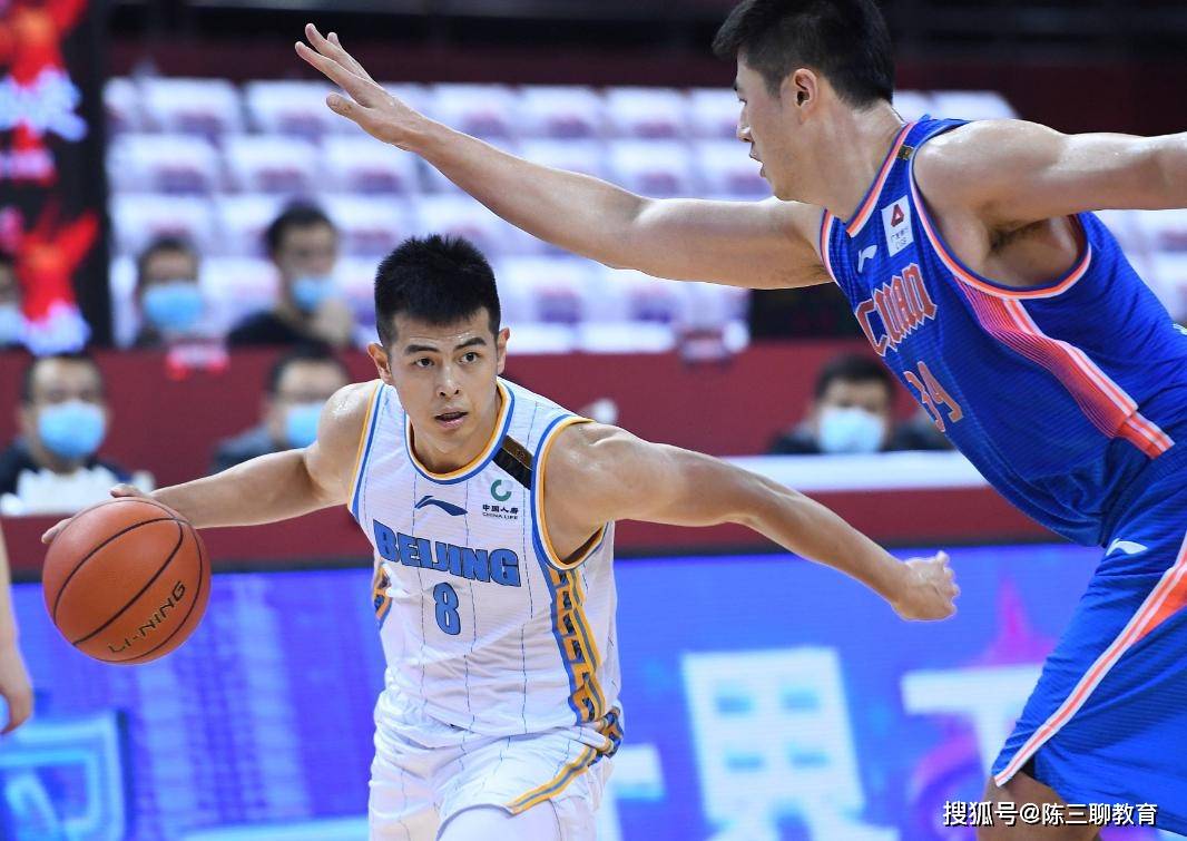 北京首钢男篮大洗牌!外援全部回家,主教练下课,曾凡博得到重用