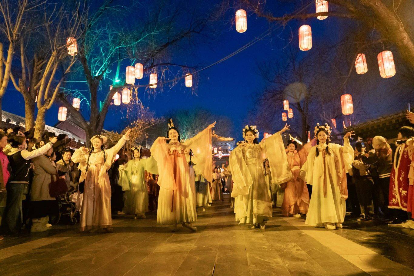 五一傀儡狂欢节即将盛大开启!