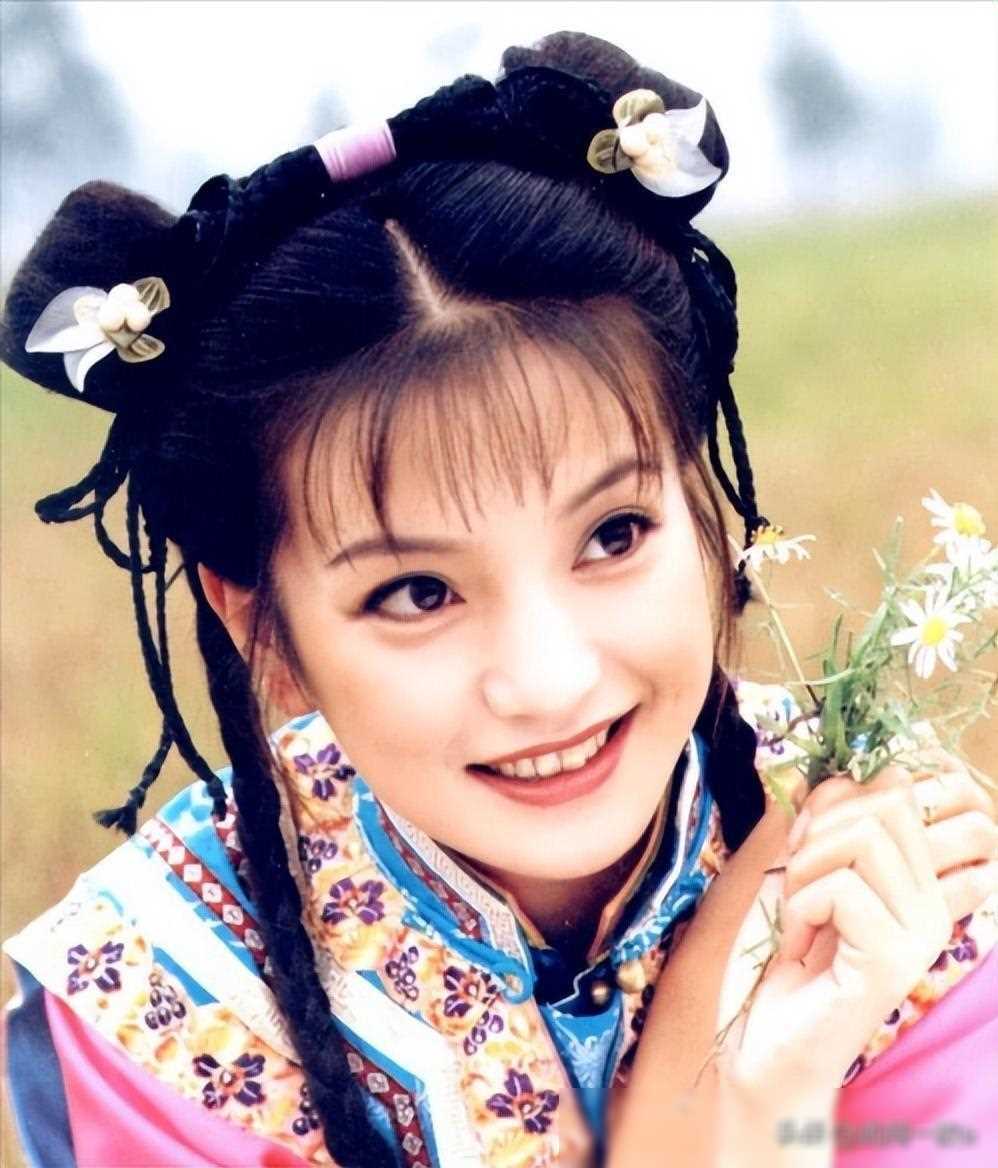 赵薇资产遭冻结,网友质疑,谁来救她?