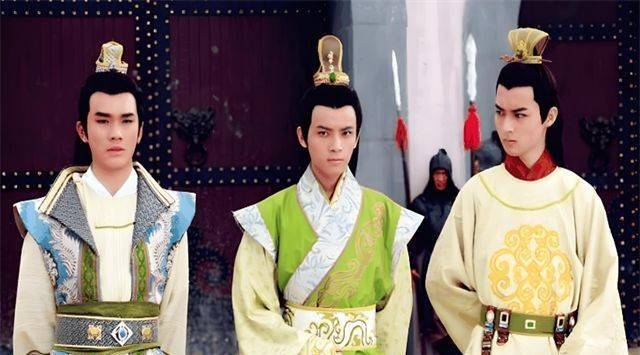 但已经步入仕途的堂兄弟们却懒得去依赖武则天母女.