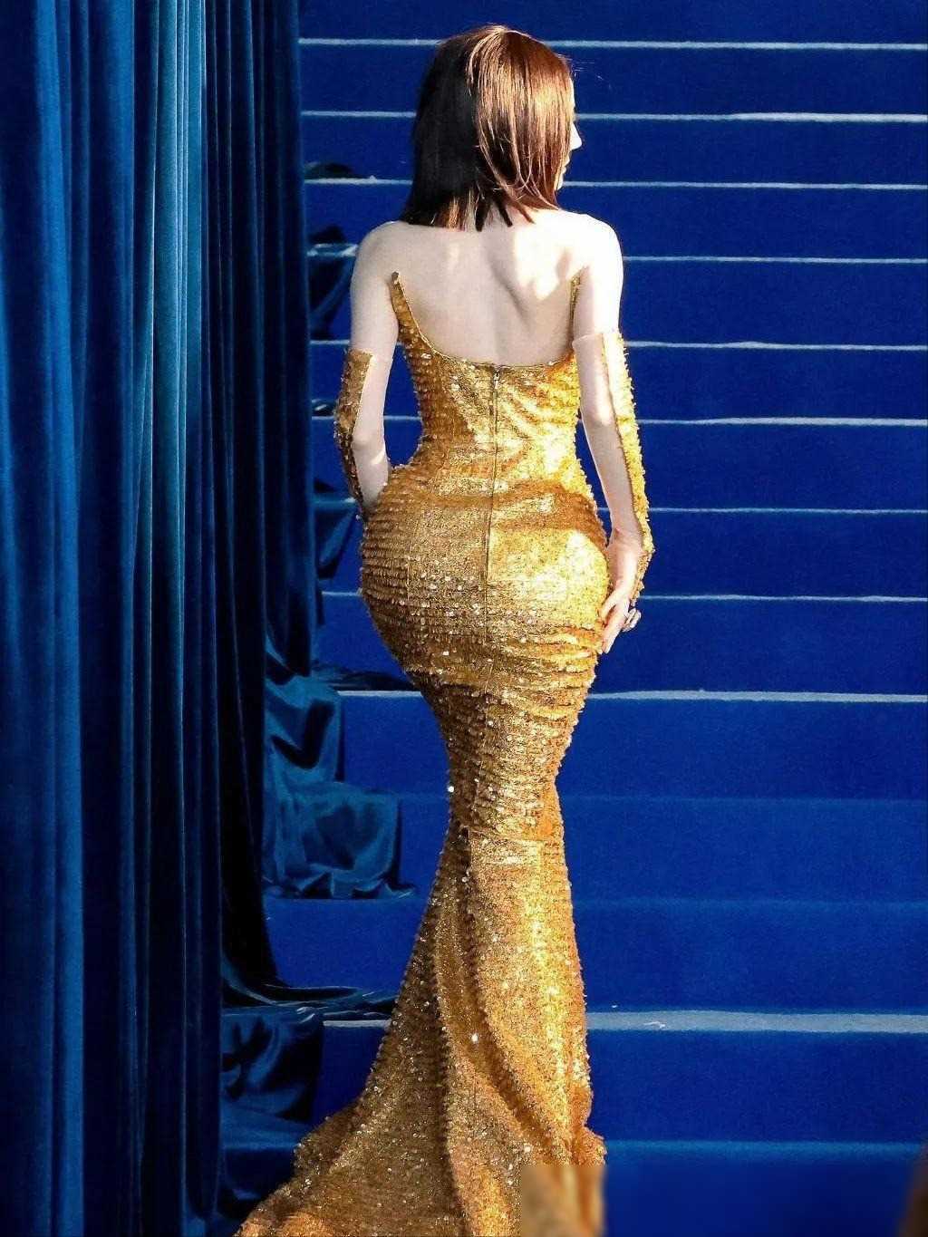 迪丽热巴被指为内娱卡戴珊?臀围引发争议!