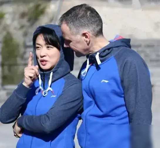 金星再婚上热搜,前妻美貌怀孕时离婚