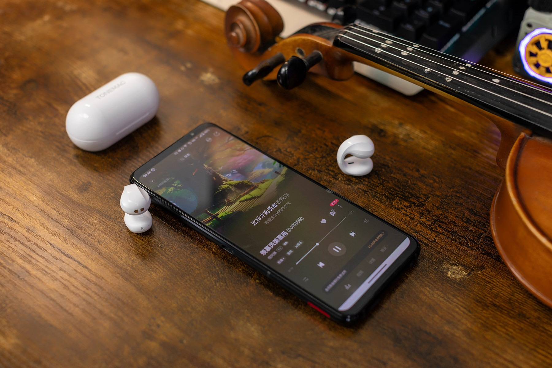 唐麦Q3蓝牙耳机：碳纤维纳米振膜加持，为你呈现沉浸式7D环绕音效