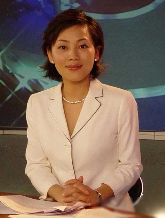 但是,丈夫裘正义的全力支持让她放心前行,这份相互理解和支持的爱情