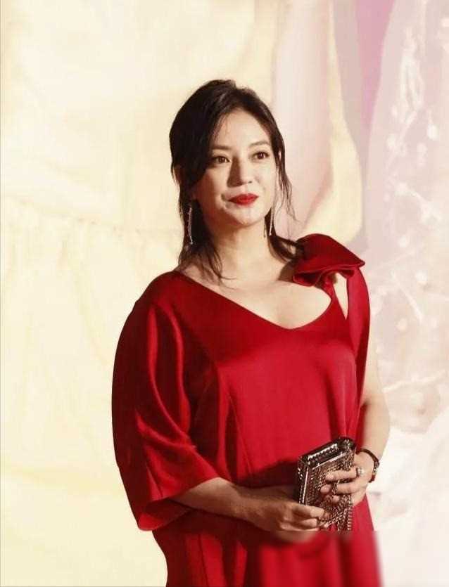 赵薇股权再遭冻结,涉及丑闻疑云重重