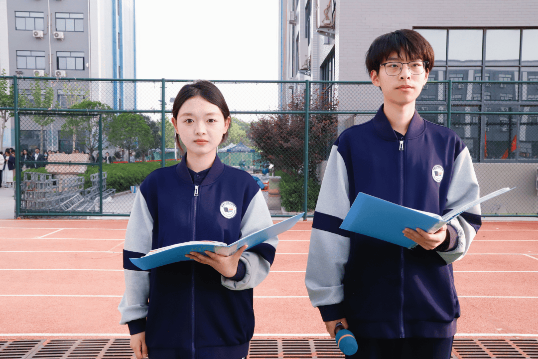 郑州艺书高级中学第九周升旗仪式_高一_李鑫淼_班风