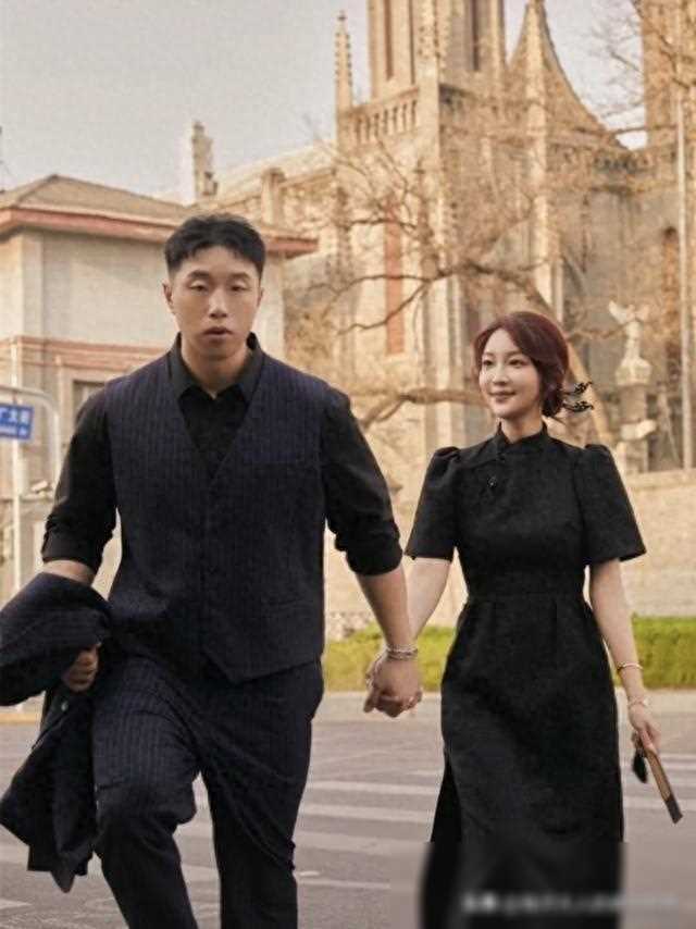 德云社烧饼妻子晒健身照,身材苗条似少女,产子后仍魅力不减