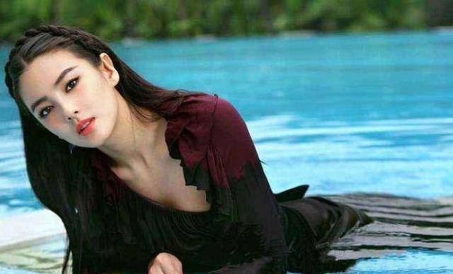 很多网友都质疑张雨绮整容,就算是张雨绮通过减肥瘦了下来,但眼睛总不