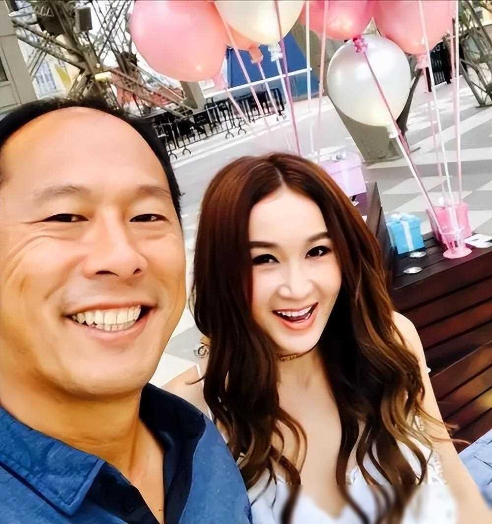 年宠爱依旧动人,岁温碧霞风采依旧,何祖光似流浪汉