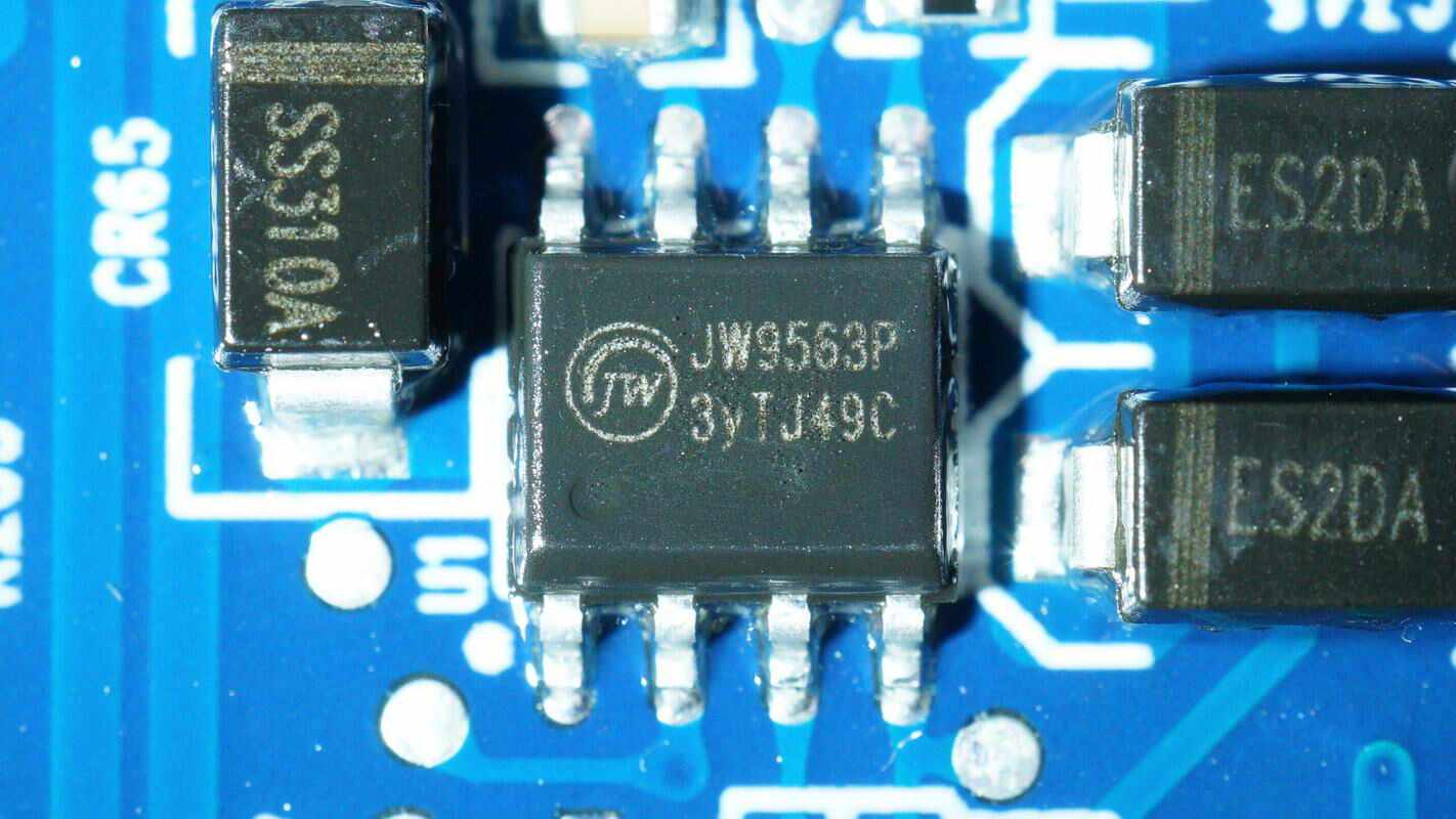 新一代电小二户外电源1000 pro 2拆解:全新安全快充