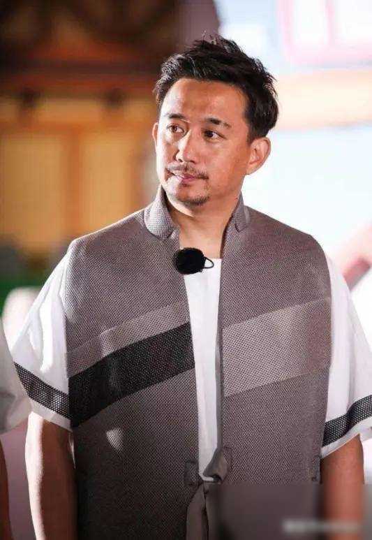 叔圈内竞争加剧,黄磊接受采访直言戏路受阻!