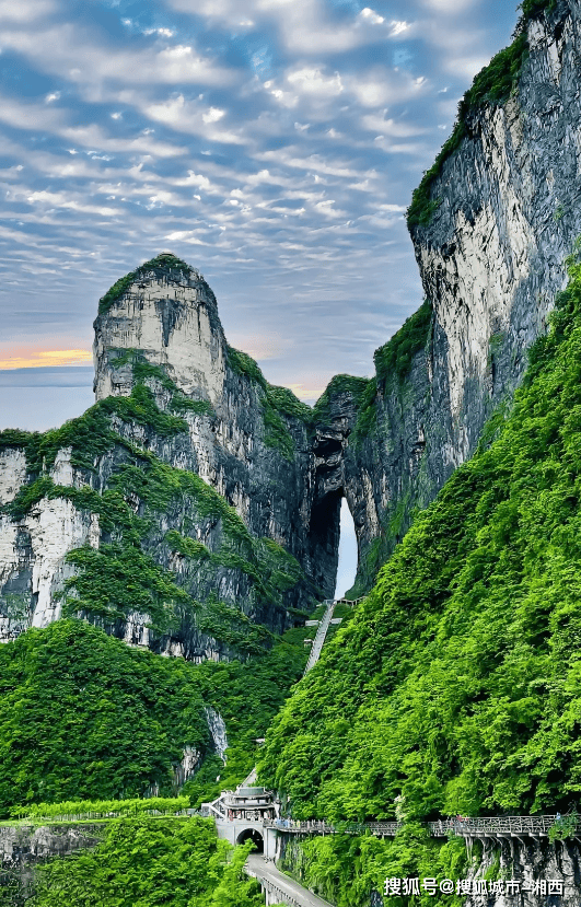 day3:张家界武陵源风景名胜区>十里画廊>金鞭溪汽车站:张家界中心汽车