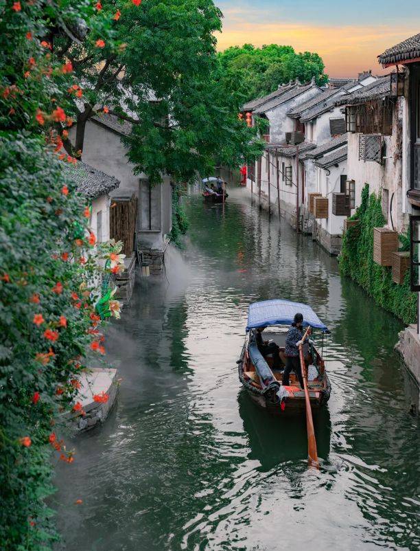 安昌古镇的小桥流水与青石板路:一幅江南水乡的美丽画卷
