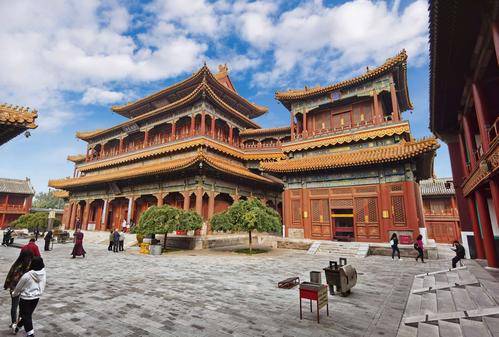 北京城内规模大,保存完整的寺院,是历史文化的瑰宝,气势恢宏